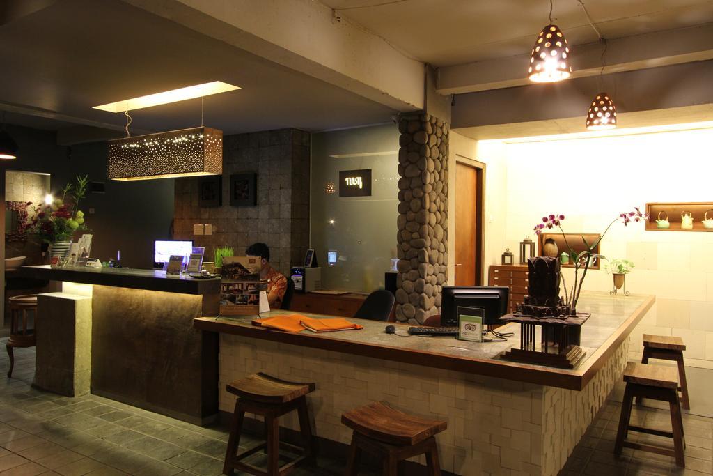 Rumah Batu Boutique Hotel Surakarta  Экстерьер фото