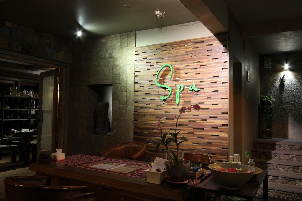 Rumah Batu Boutique Hotel Surakarta  Экстерьер фото