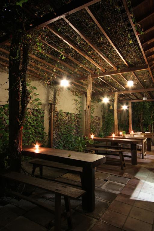 Rumah Batu Boutique Hotel Surakarta  Экстерьер фото
