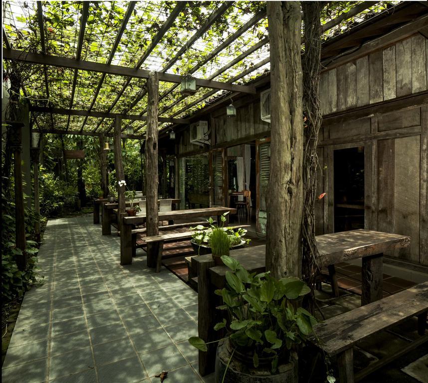 Rumah Batu Boutique Hotel Surakarta  Экстерьер фото