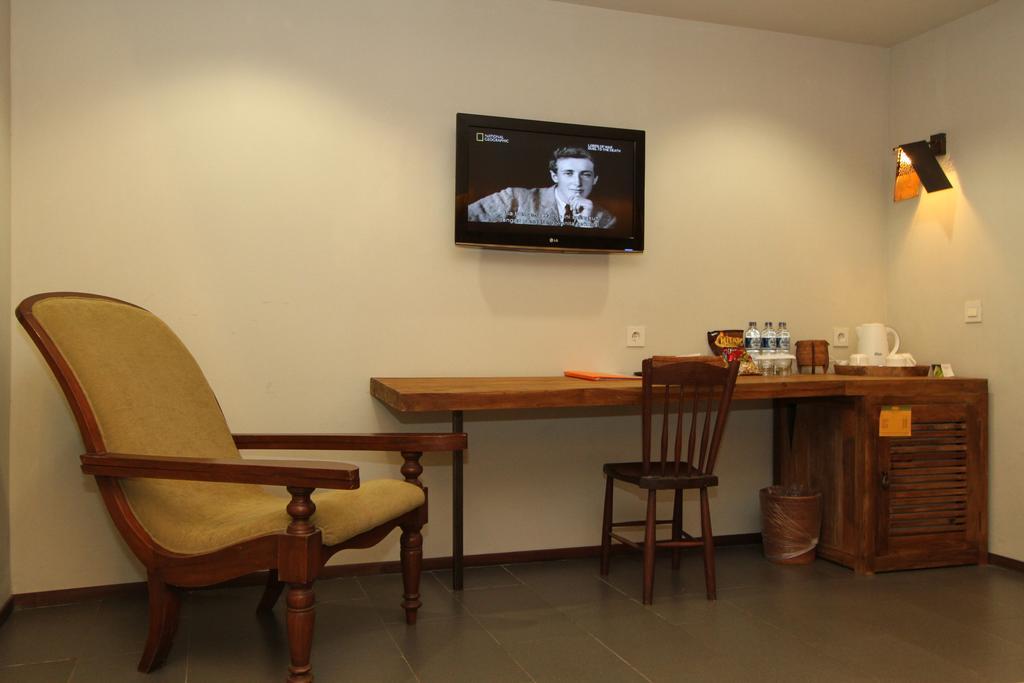 Rumah Batu Boutique Hotel Surakarta  Экстерьер фото