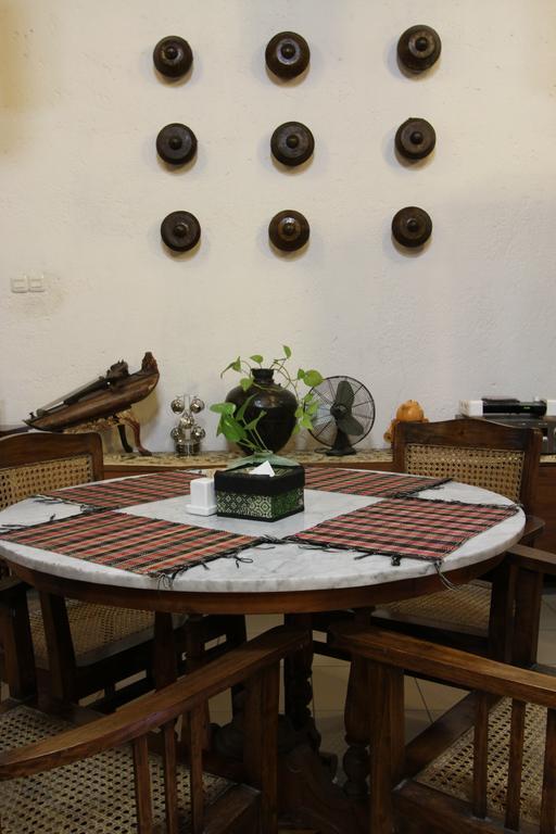 Rumah Batu Boutique Hotel Surakarta  Экстерьер фото