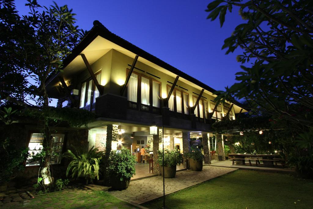 Rumah Batu Boutique Hotel Surakarta  Экстерьер фото