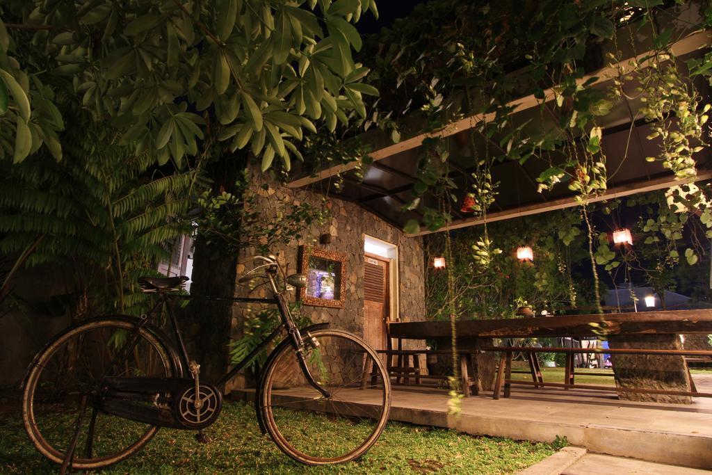 Rumah Batu Boutique Hotel Surakarta  Экстерьер фото