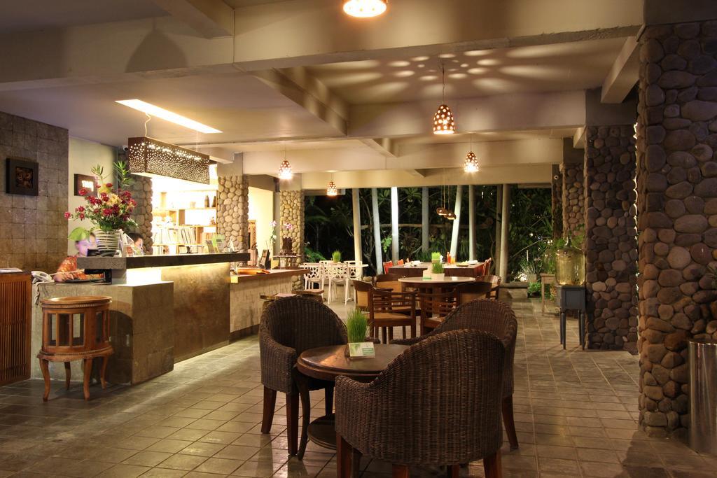 Rumah Batu Boutique Hotel Surakarta  Экстерьер фото